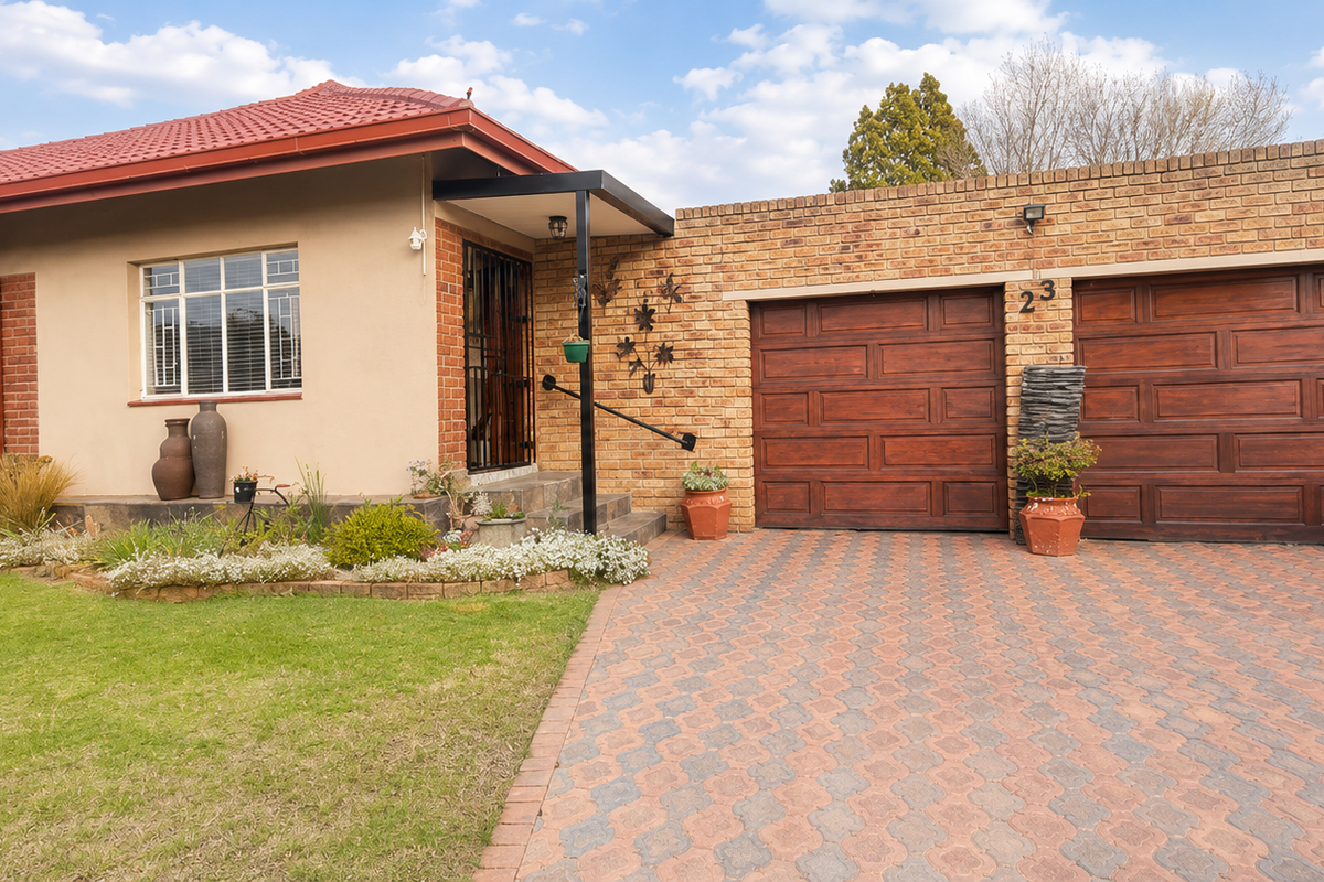Warm And Spacious Family Home - Photo 2