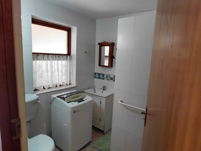Kickstart your day in beautiful Stilbaai from this charming and inviting flat. - Photo 3