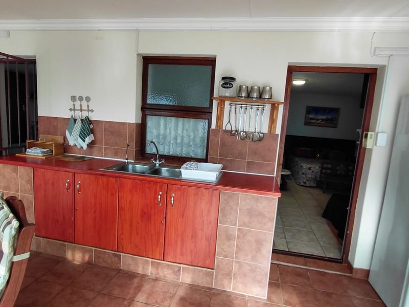 Kickstart your day in beautiful Stilbaai from this charming and inviting flat. - Photo 7