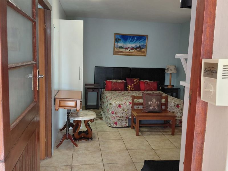 Kickstart your day in beautiful Stilbaai from this charming and inviting flat. - Photo 4