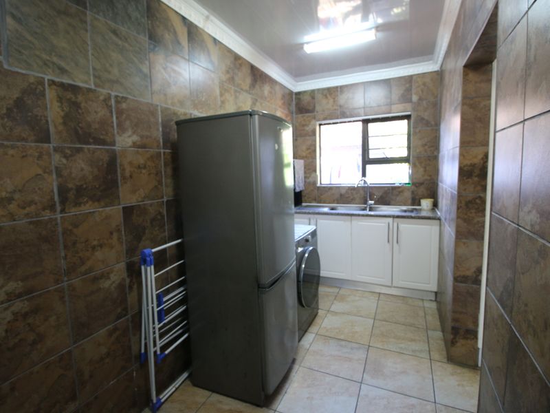 Exceptional Family Living in Sought-After Dorchester Heights Your Dream Home - Photo 10