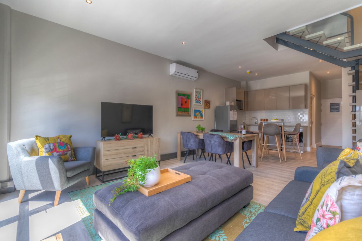 Stunning 2 Bed, 2 Bath Apartment for Rent - Photo 2