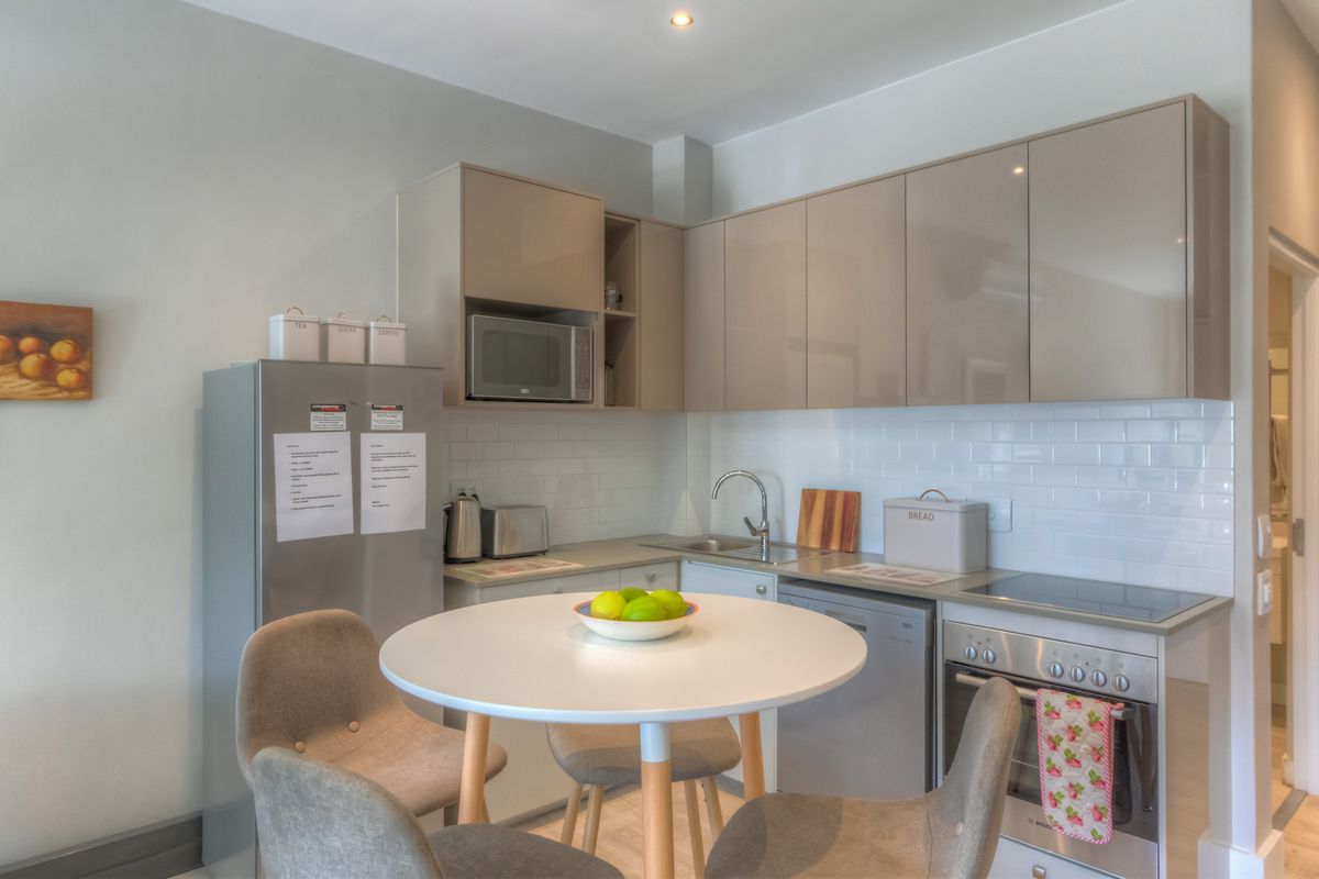 Stunning 2 Bed, 2 Bath Apartment for Rent - Photo 4