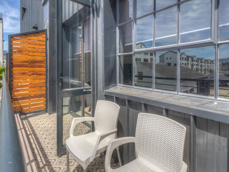 Stunning 2 Bed, 2 Bath Apartment for Rent - Photo 9