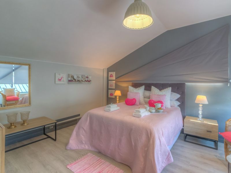 Stunning 2 Bed, 2 Bath Apartment for Rent - Photo 6