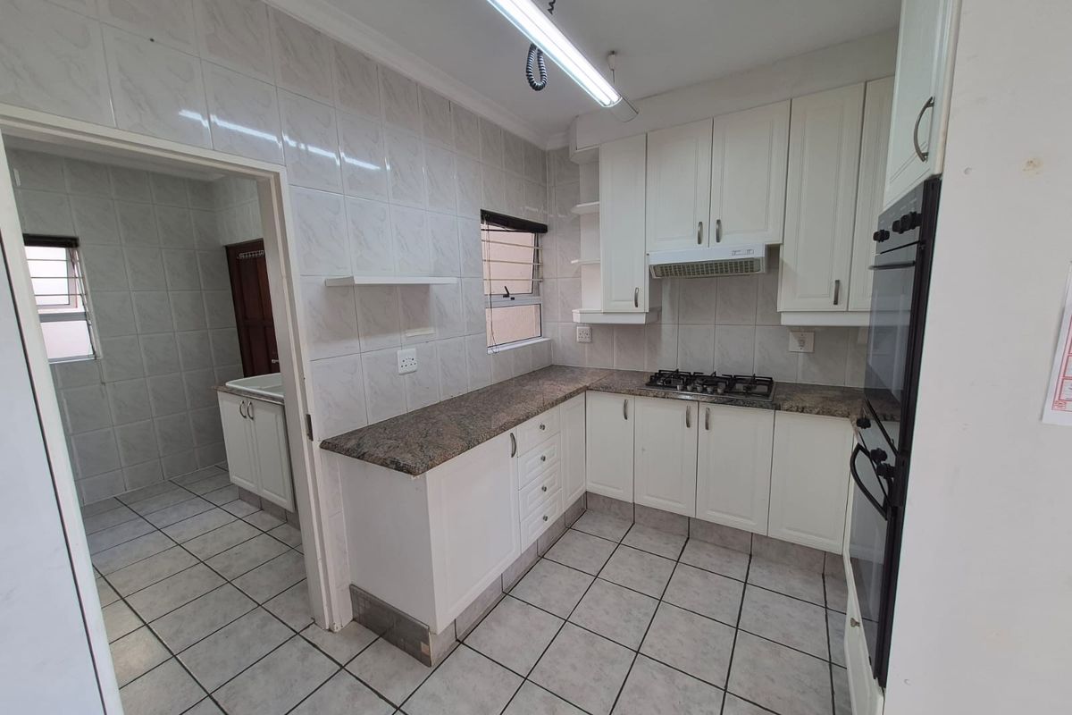 Sophisticated Living in Bedfordview! - Photo 3