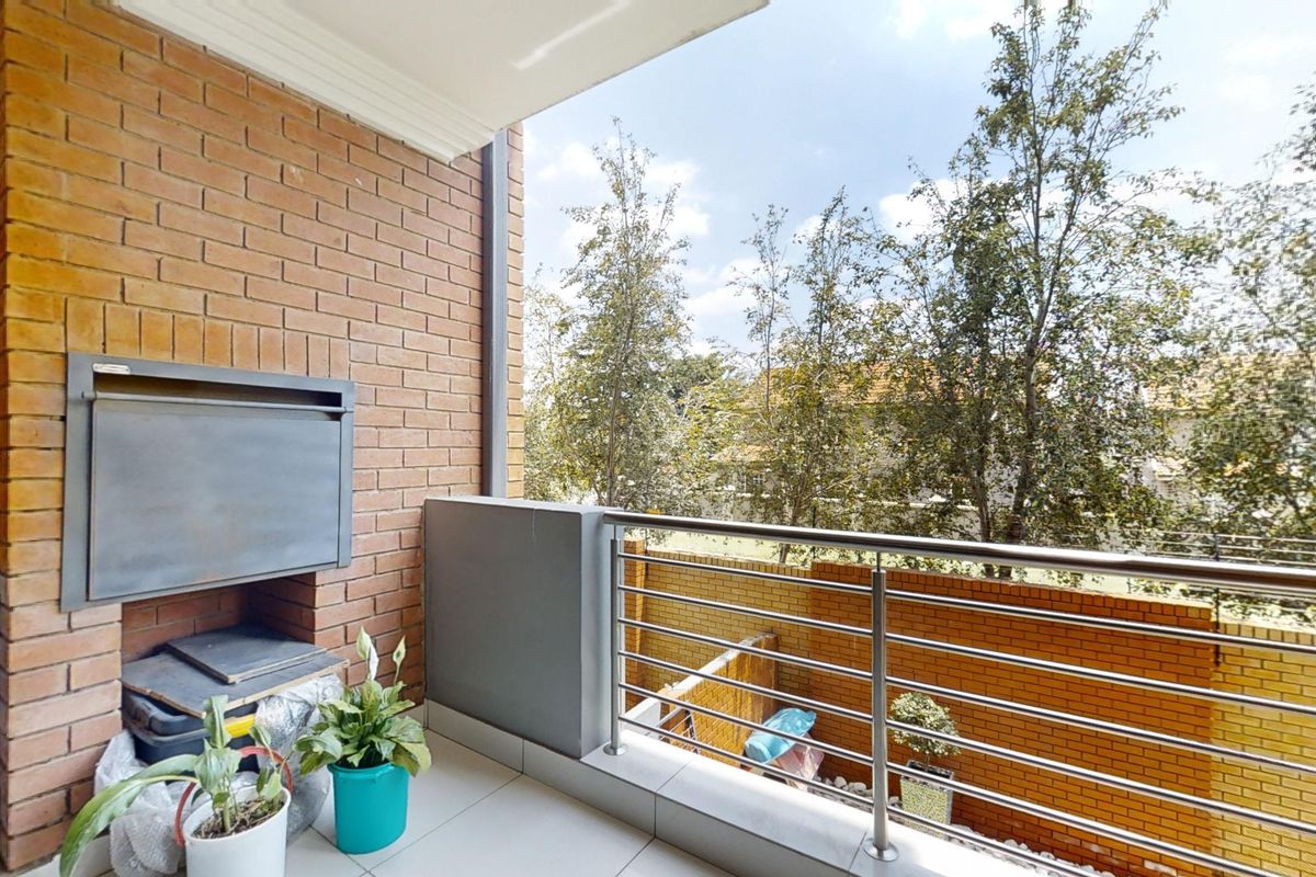 Upmarket Modern First Floor Apartment! - Photo 2