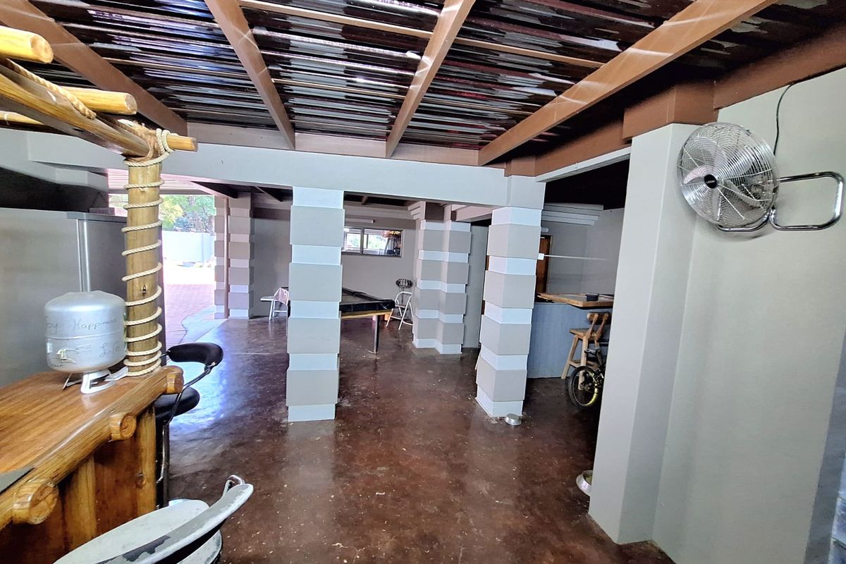 Freestanding Rental Monthly In Newcastle - Photo 2