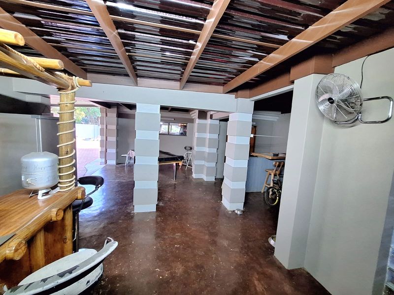 Freestanding Rental Monthly In Newcastle - Photo 2