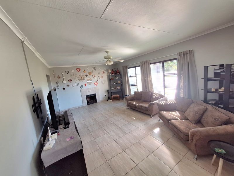 Freestanding Rental Monthly In Newcastle - Photo 6
