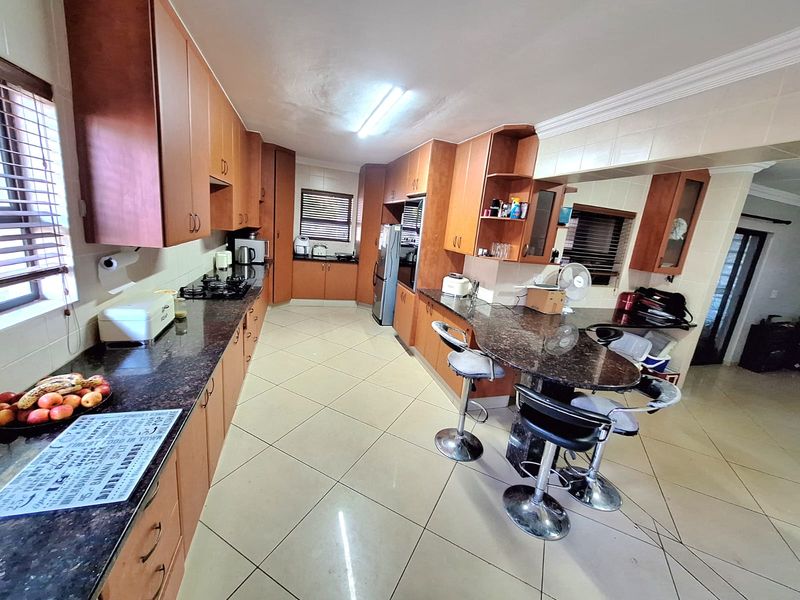 Freestanding Rental Monthly In Newcastle - Photo 3