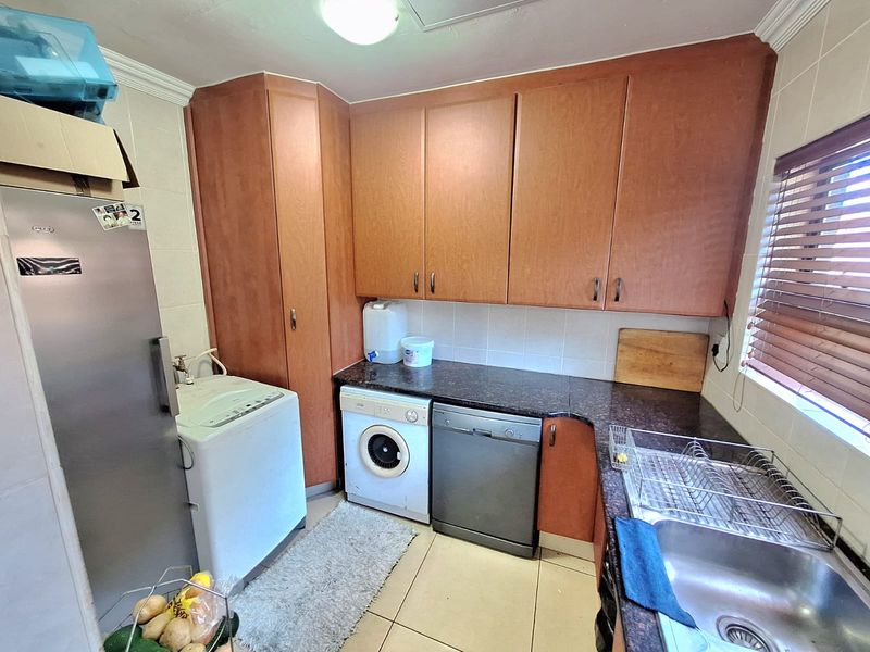 Freestanding Rental Monthly In Newcastle - Photo 4