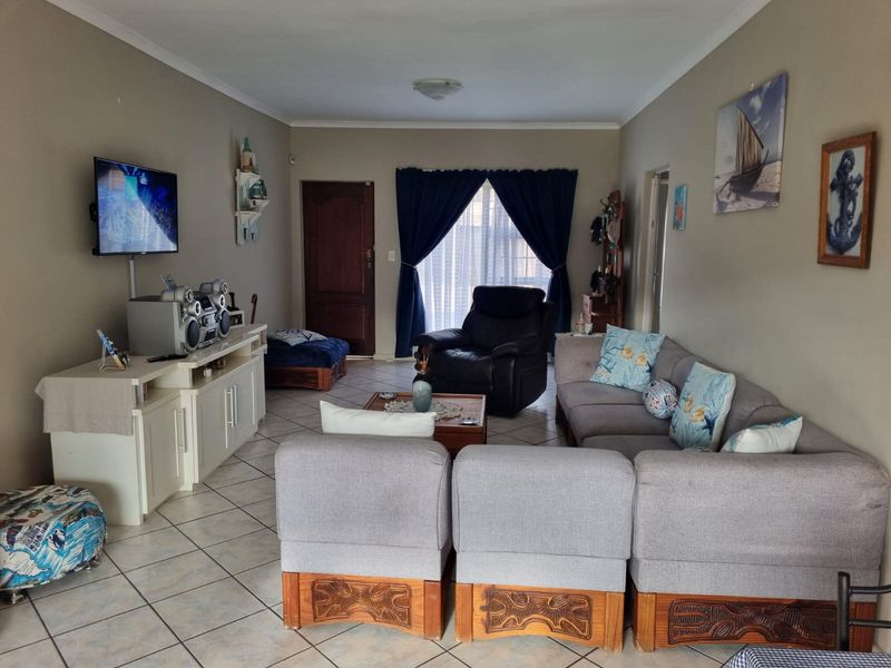 Townhouse in Secured Complex - Photo 7