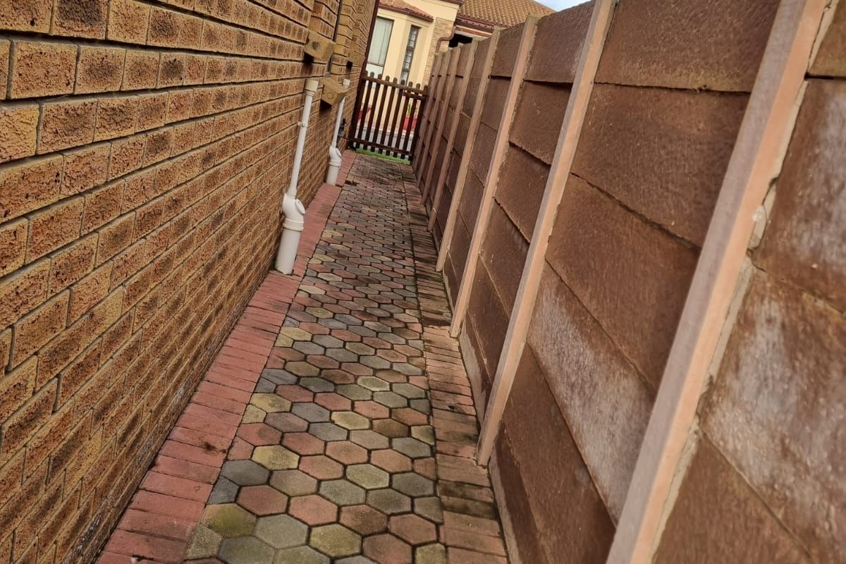 Townhouse in Secured Complex - Photo 5