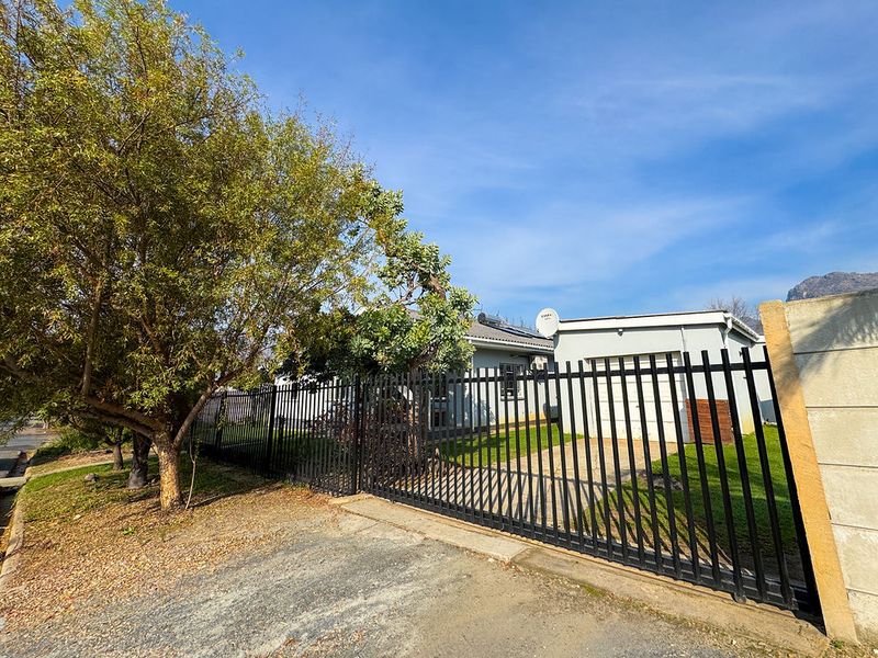Country Elegance and Endless Possibilities in the Valley of Eden - Photo 4