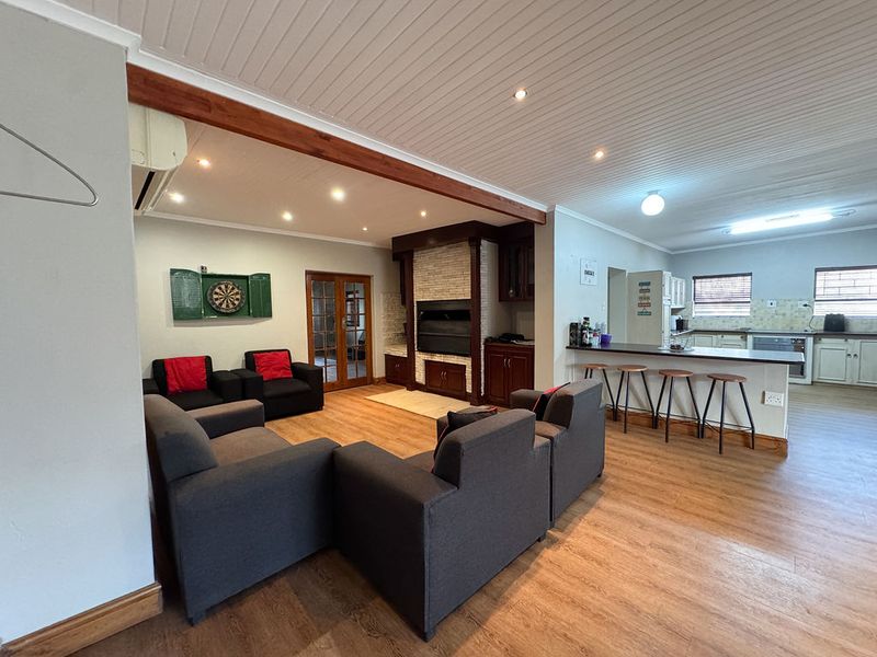 A sophisticated family retreat with mountain views, fresh country air and modern luxury. - Photo 10