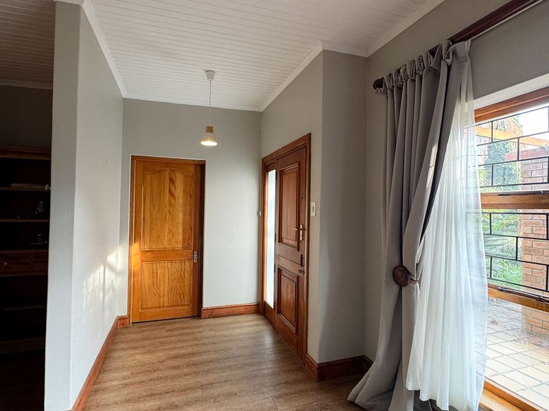 A sophisticated family retreat with mountain views, fresh country air and modern luxury. - Photo 4