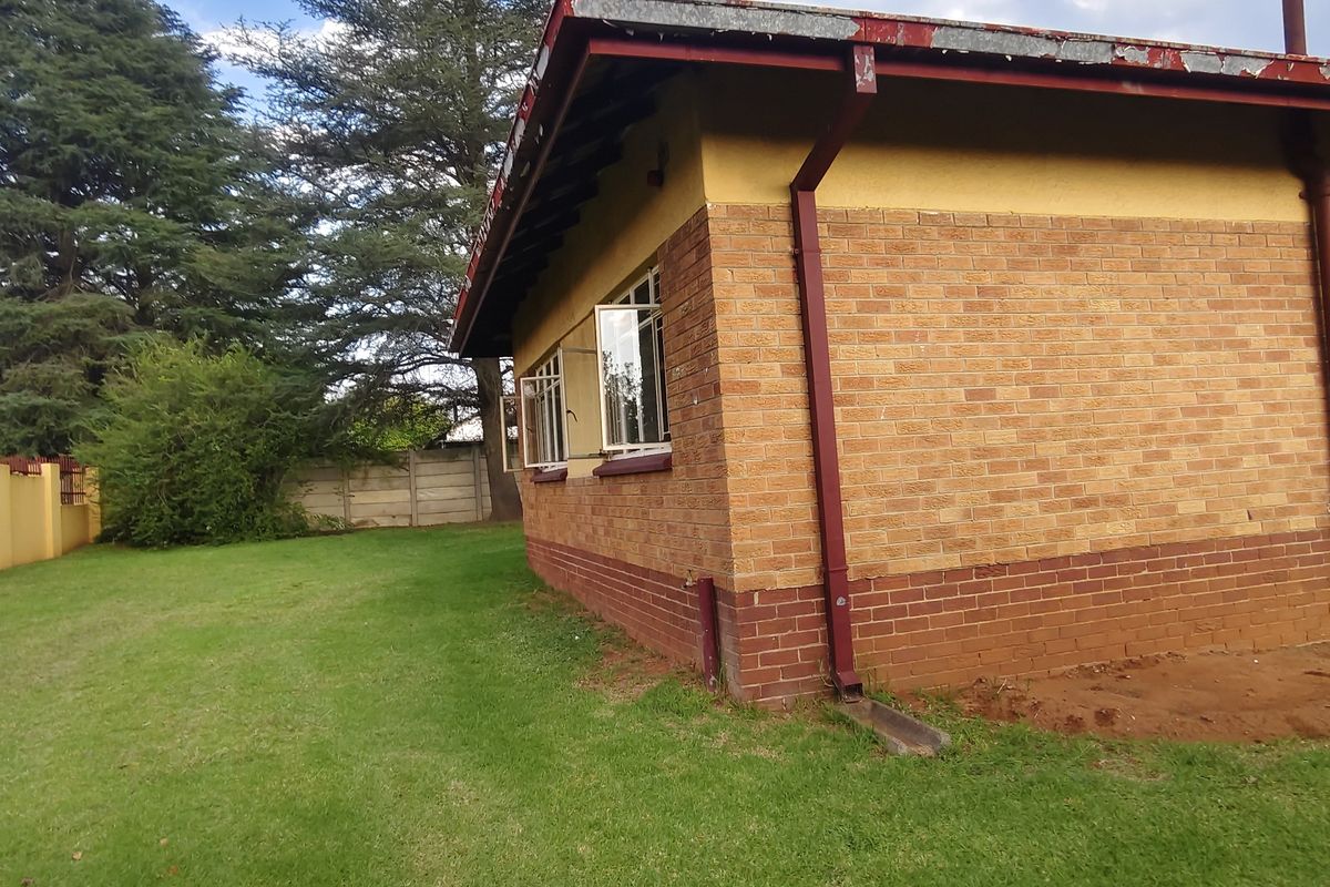 Spacious Family Home in a Quiet Location - Photo 2