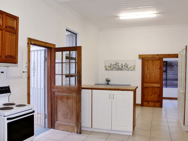Three Bedroom Home with Two Flats on the East Bank in Port Alfred - Photo 6