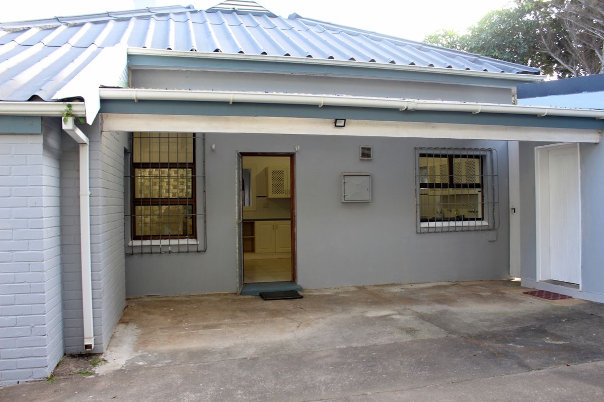 Three Bedroom Home with Two Flats on the East Bank in Port Alfred - Photo 5
