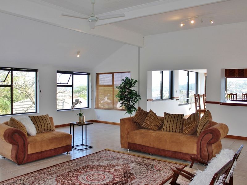 Three Bedroom Home with Two Flats on the East Bank in Port Alfred - Photo 10