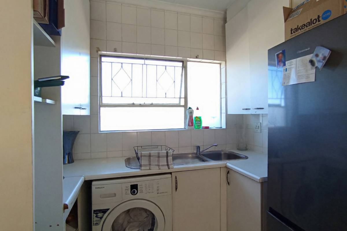 2-Bedroom, 1 Bathroom - Photo 2