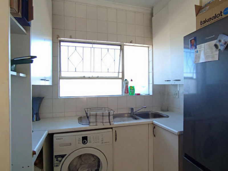 2-Bedroom, 1 Bathroom - Photo 2