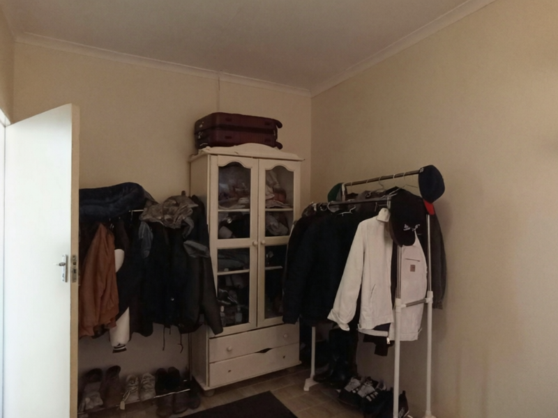 2-Bedroom, 1 Bathroom - Photo 9