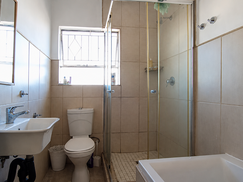2-Bedroom, 1 Bathroom - Photo 8
