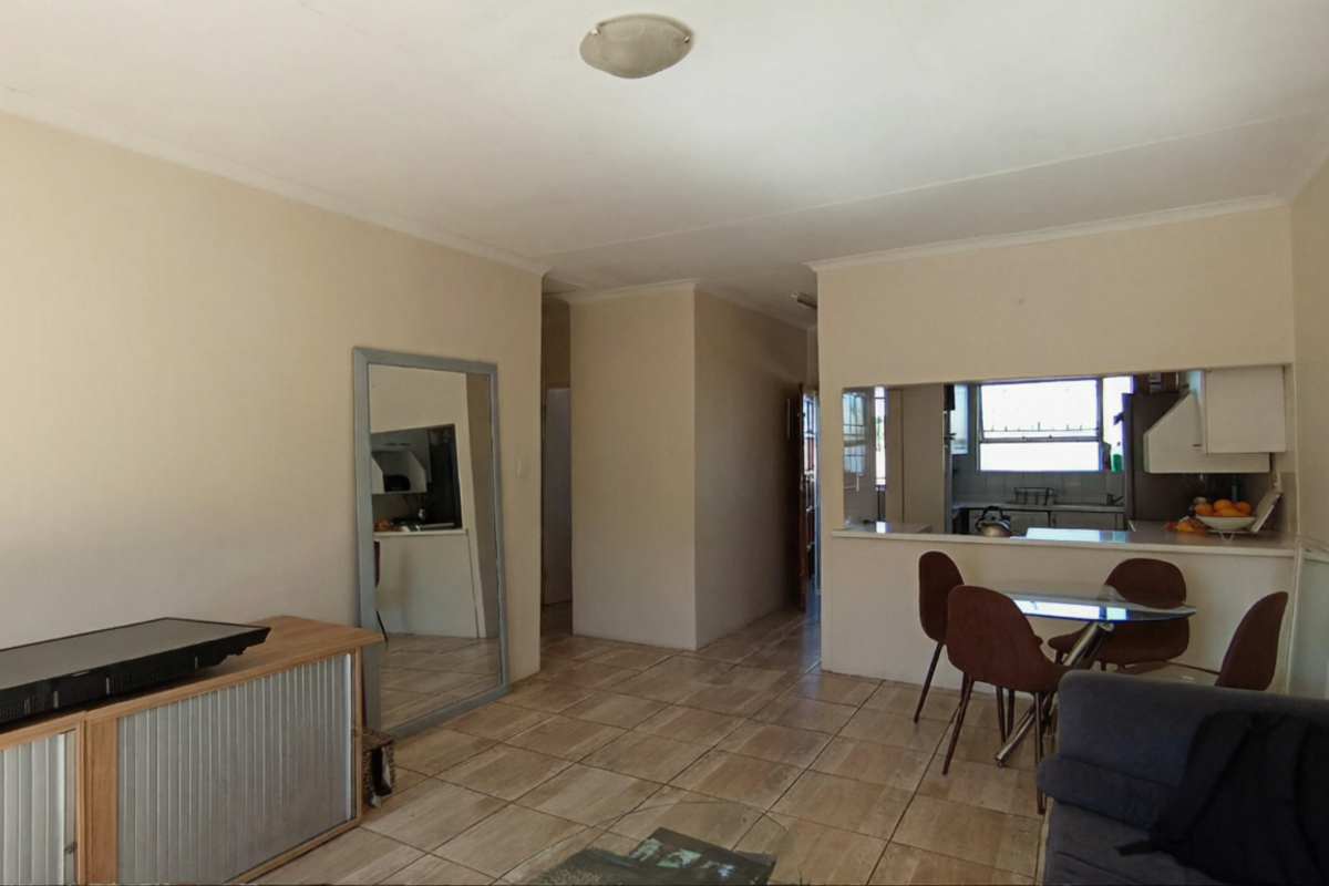2-Bedroom, 1 Bathroom - Photo 5