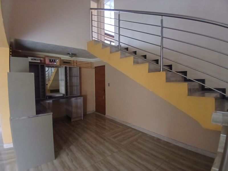 Charmingly elegant double storey in Karenpark - Photo 7