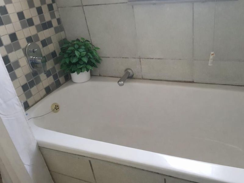 Move in ready in a well sought after neighborhood - Photo 5