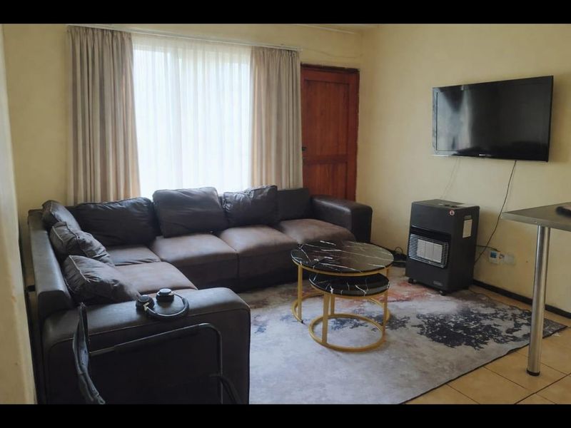 Move in ready in a well sought after neighborhood - Photo 3