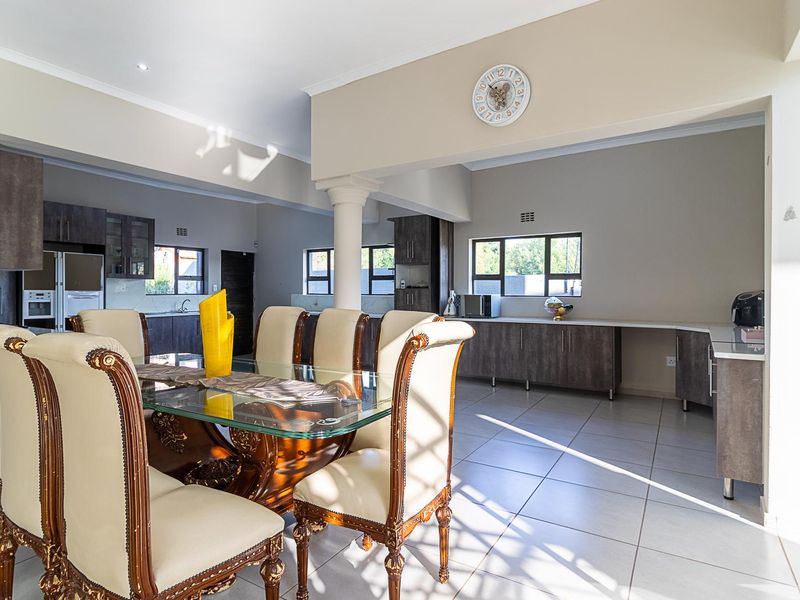 Immaculate - Renovated - Gem - Tranquility - Dont Miss Out!!! - Photo 7