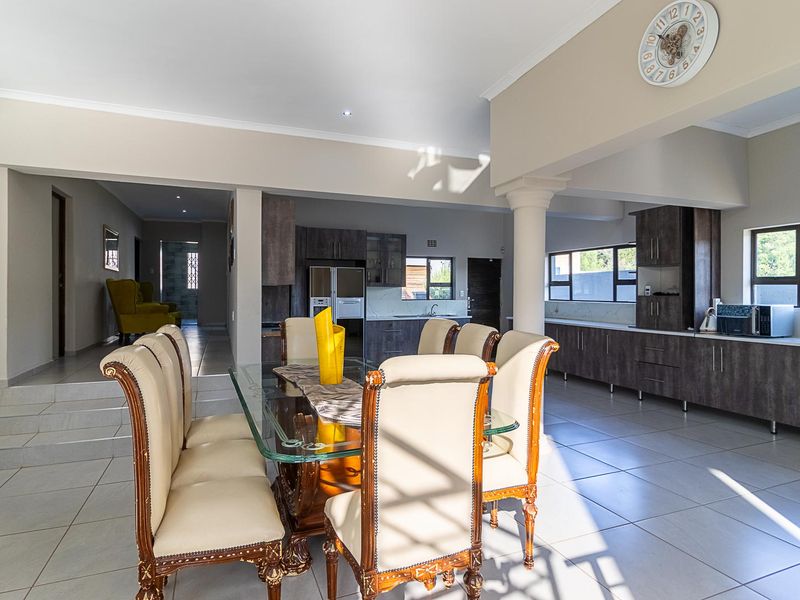 Immaculate - Renovated - Gem - Tranquility - Dont Miss Out!!! - Photo 6