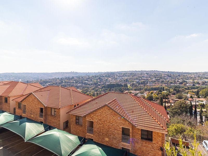 BREATHTAKING VIEWS • MODERN LUXURY • EXCLUSIVE PRIVACY-SECURE!!!! - Photo 1