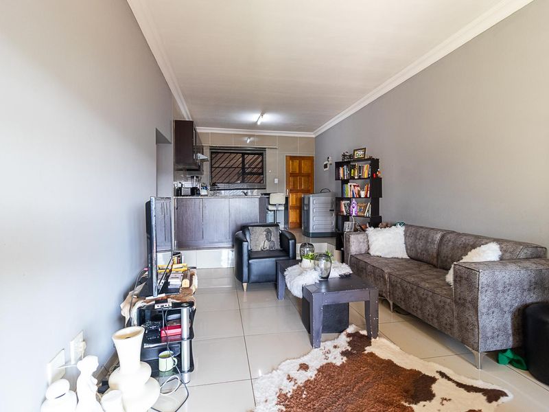 BREATHTAKING VIEWS • MODERN LUXURY • EXCLUSIVE PRIVACY-SECURE!!!! - Photo 7
