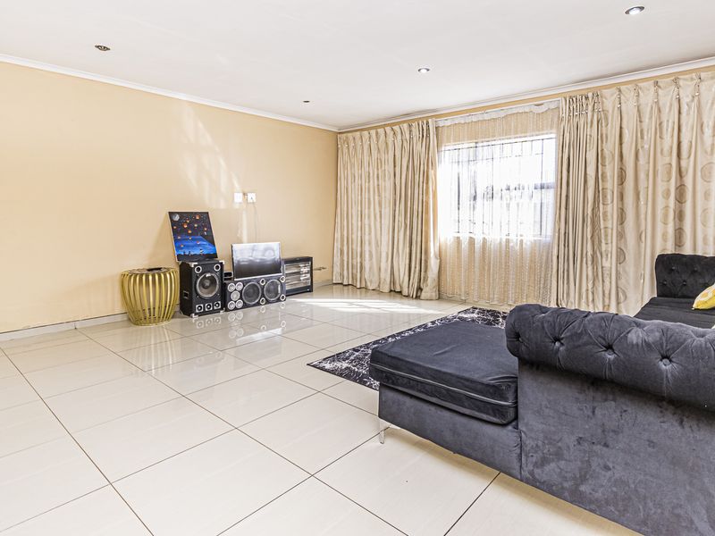 Spacious Family Home with Excellent Development Potential in a Prime Cosmo City Location- Ext 0 - Photo 10