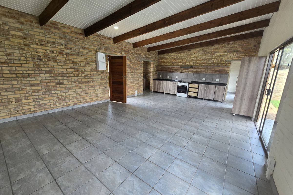 Modern Townhouse on a Plot. 10 min from Wilkoppies - Photo 3