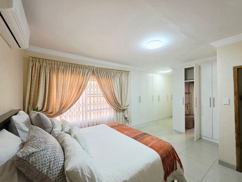 Spacious 4-Bedroom Family Home - Photo 10