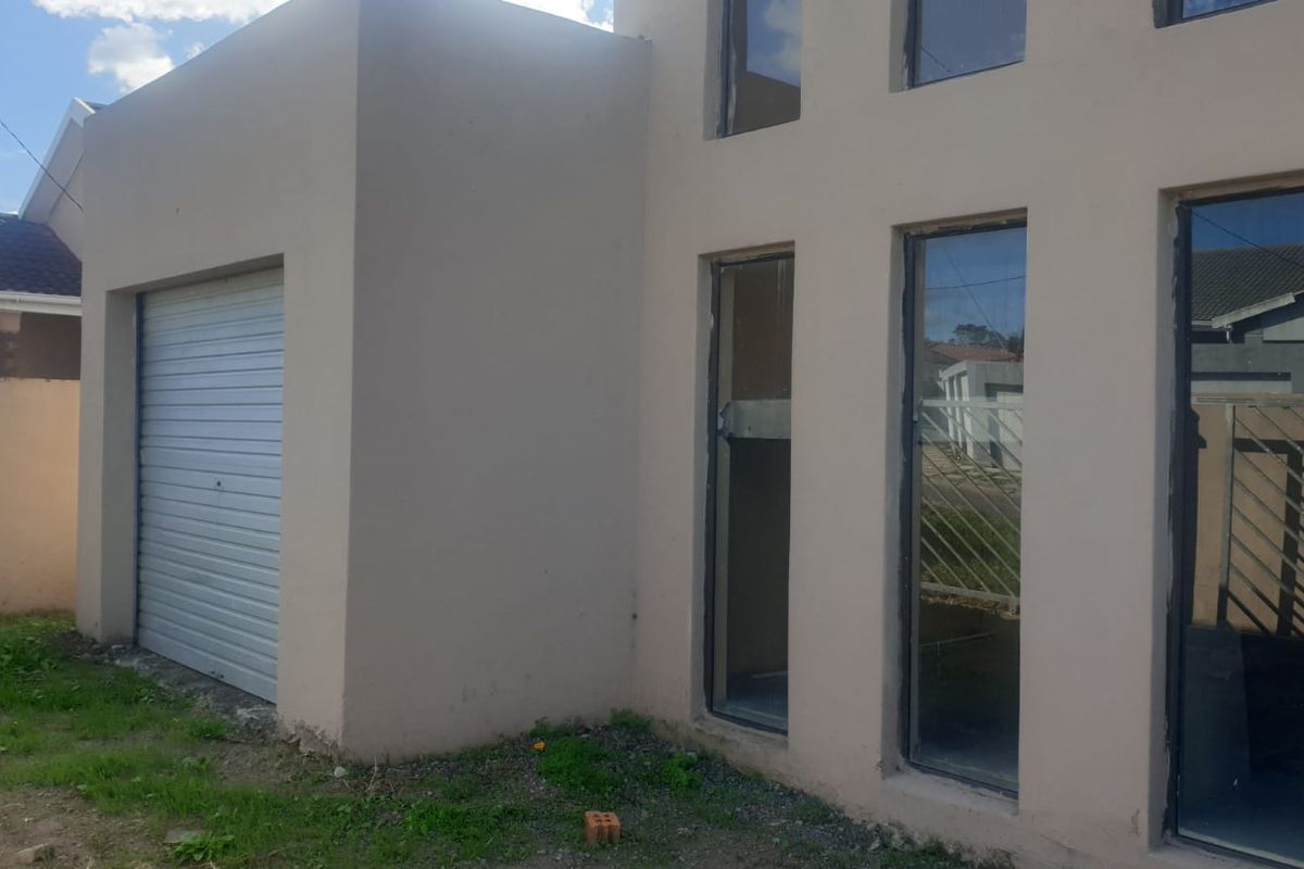 ✨ Spacious Double-Storey Home Available in Haven Hills, KuGompo City! ✨ - Photo 2