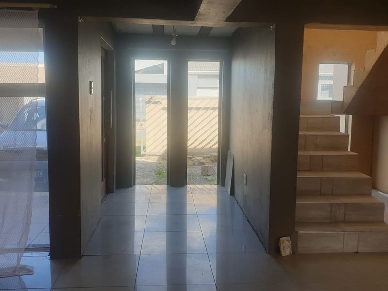 ✨ Spacious Double-Storey Home Available in Haven Hills, KuGompo City! ✨ - Photo 8