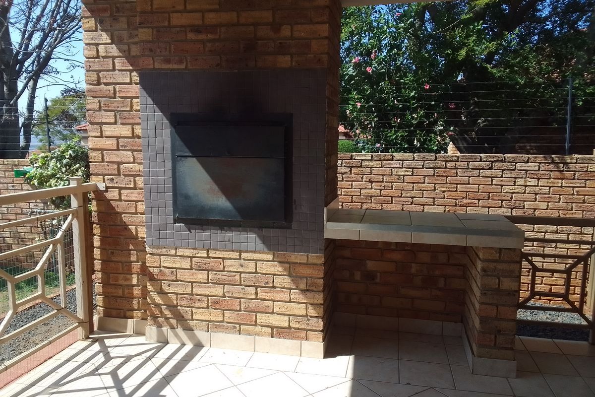 Modern, Stylish Lock-Up-and-Go Living in Prime Safari Gardens - Photo 2