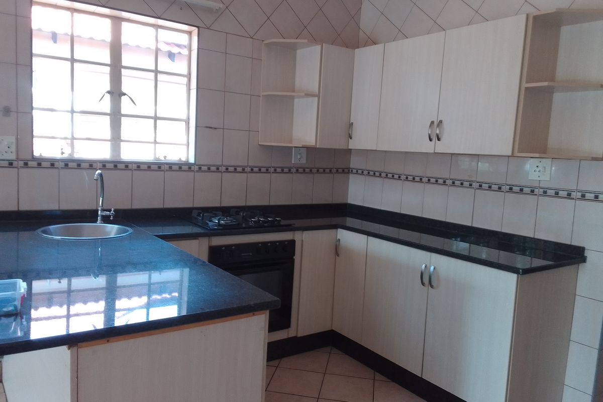 Modern, Stylish Lock-Up-and-Go Living in Prime Safari Gardens - Photo 4