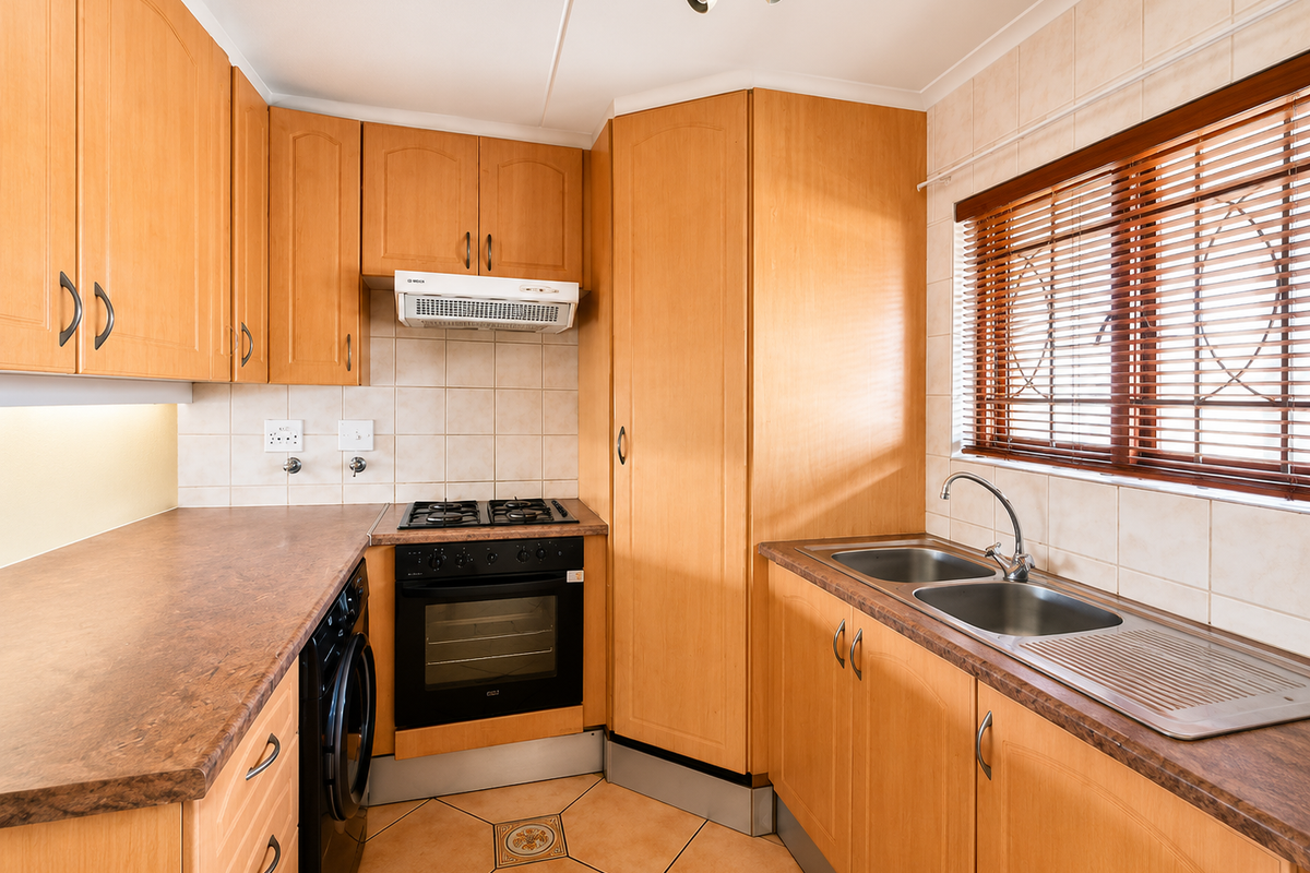 Modern 2-Bedroom, 2-Bathroom Apartment in a Secure Estate - Photo 5