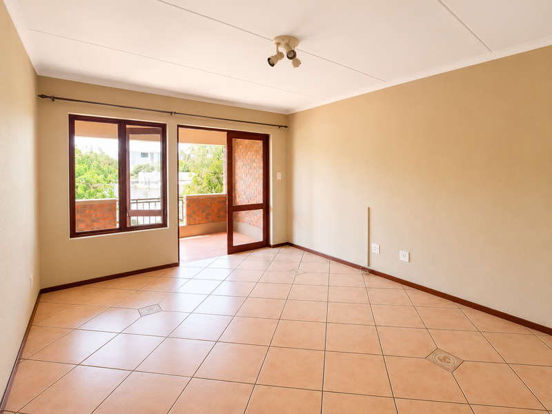 Modern 2-Bedroom, 2-Bathroom Apartment in a Secure Estate - Photo 3