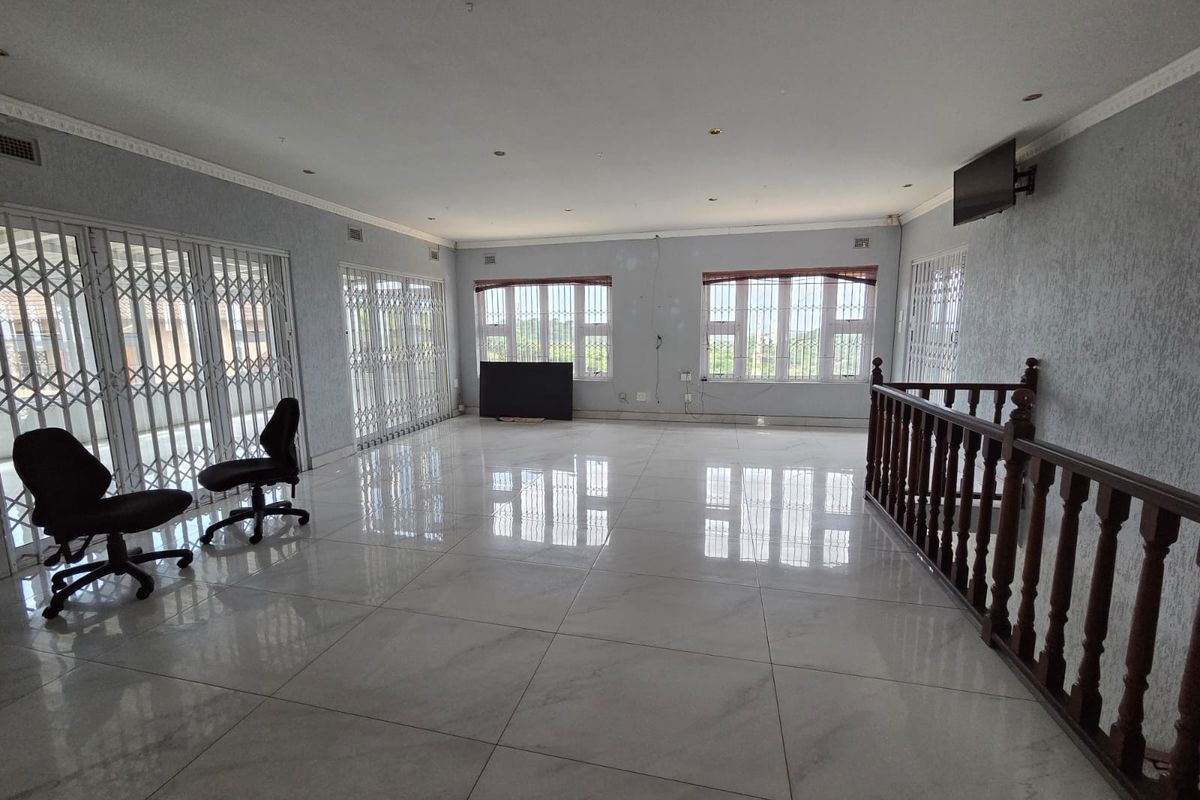 Palatial Grandeur In Prime Shallcross To  Rent - Photo 2