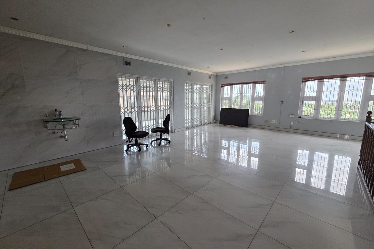 Palatial Grandeur In Prime Shallcross To  Rent - Photo 3
