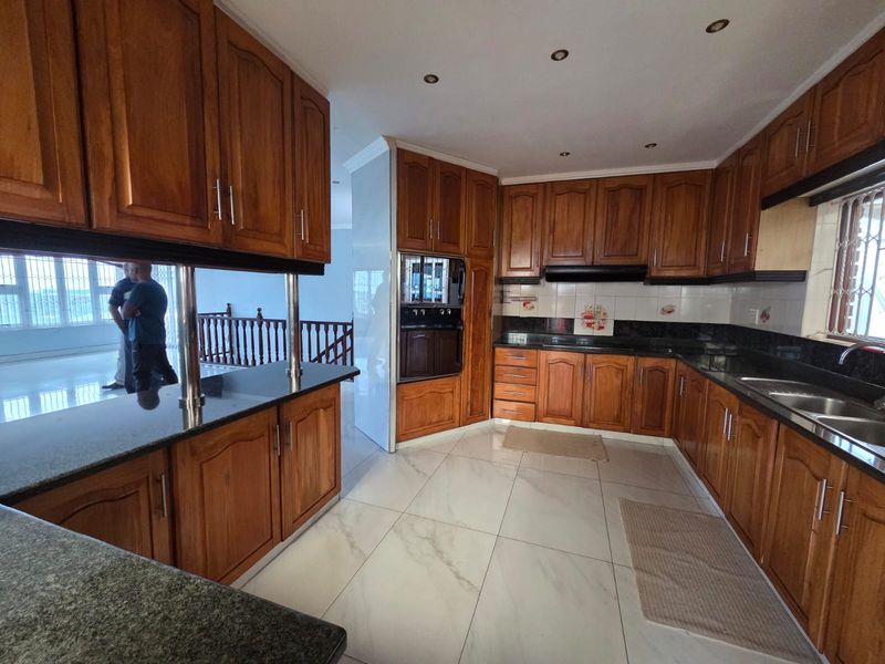 Palatial Grandeur In Prime Shallcross To  Rent - Photo 5