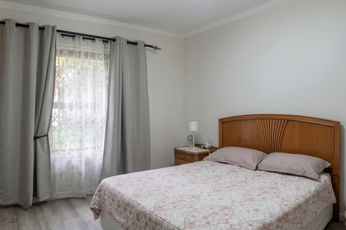 Charming Ground Floor 2-Bed, 2-Bath Unit with Garden - Photo 4